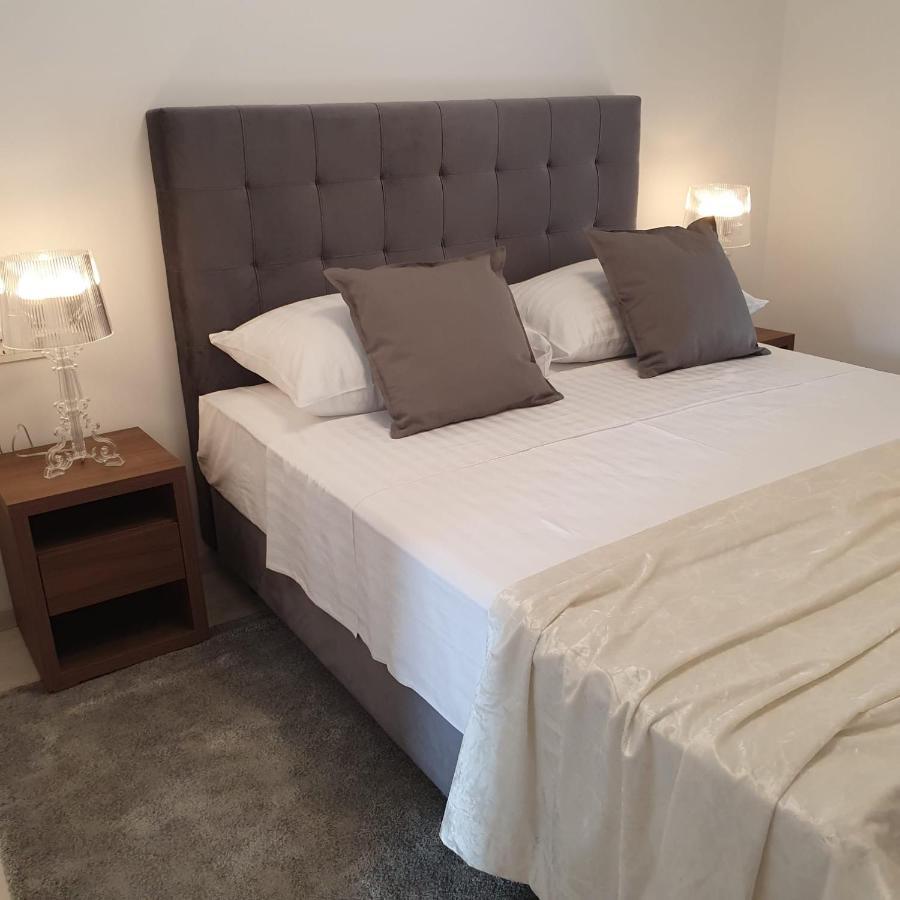 Villa Aquamarine Apartments Novalja Bagian luar foto