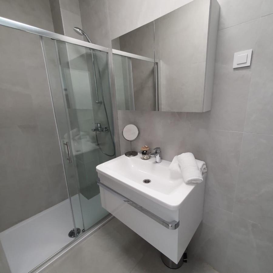 Villa Aquamarine Apartments Novalja Bagian luar foto