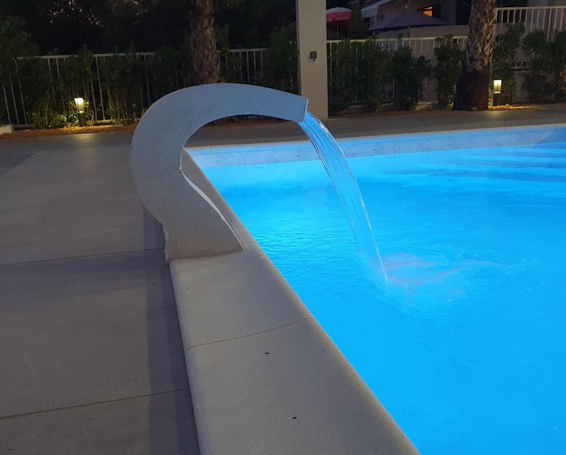 Villa Aquamarine Apartments Novalja Bagian luar foto